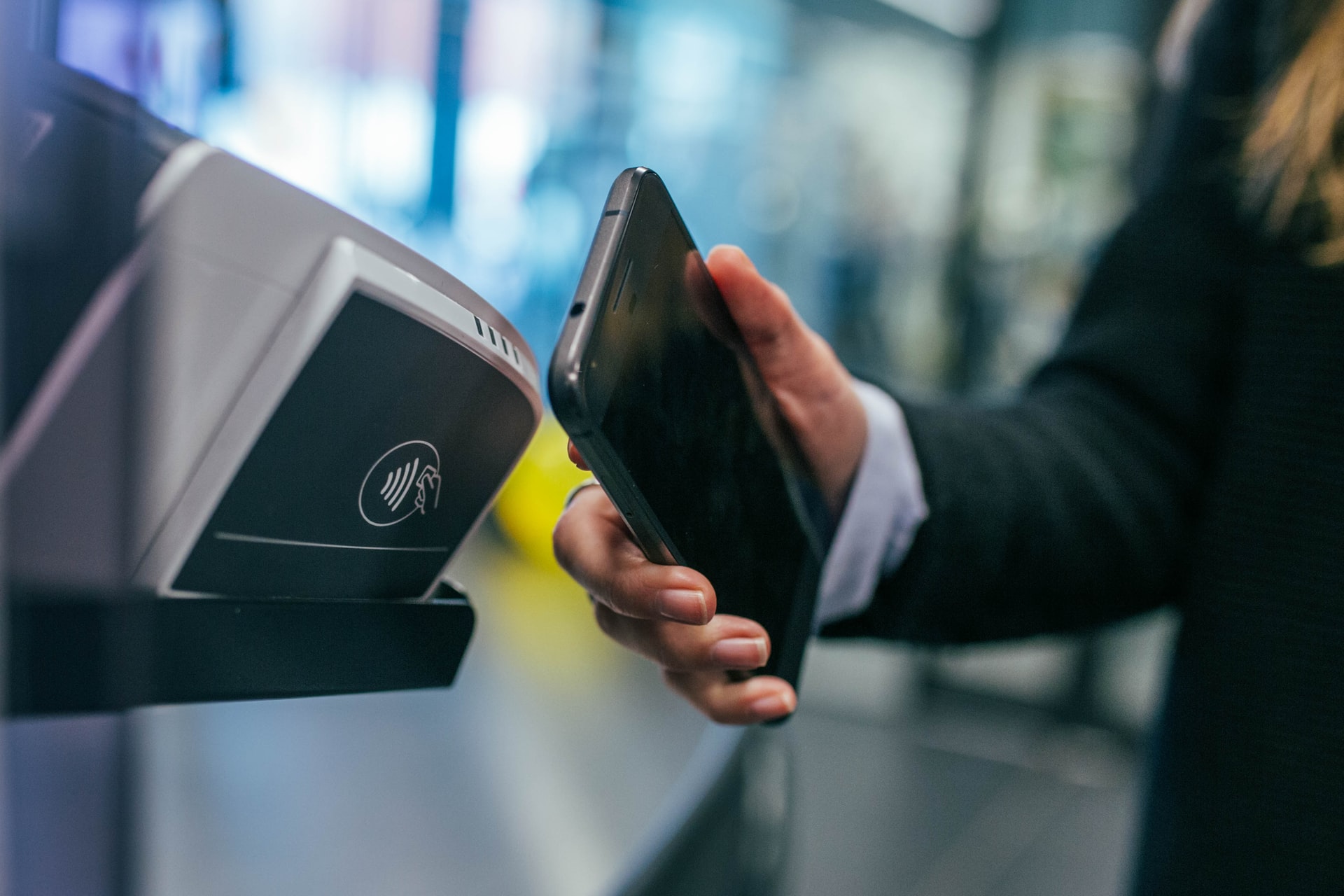 Why go Cashless by using payment terminals at your business?
